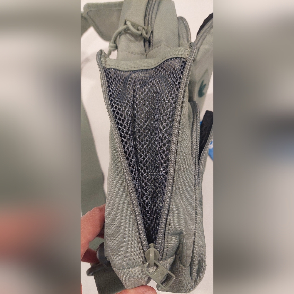 Adidas Green Backpack Durable Minimalist Design - Picture 9 of 16